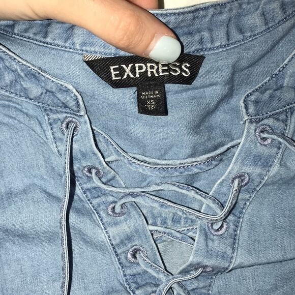 Express Blue Chambray Lace Up V Neck Blouse Top Short Sleeve - Picture 4 of 6